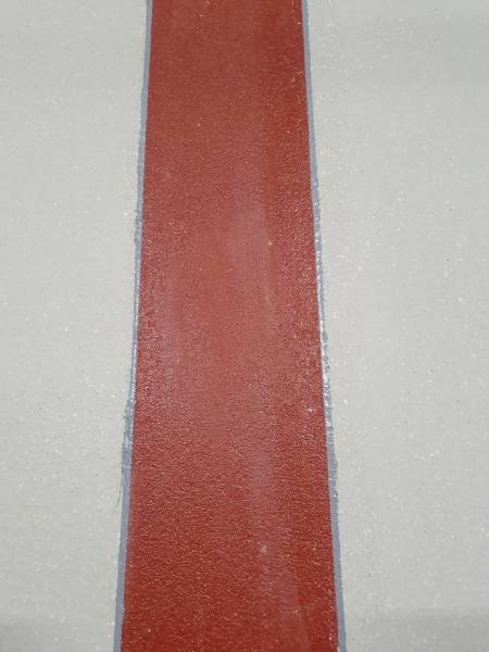 marquage au sol rouge