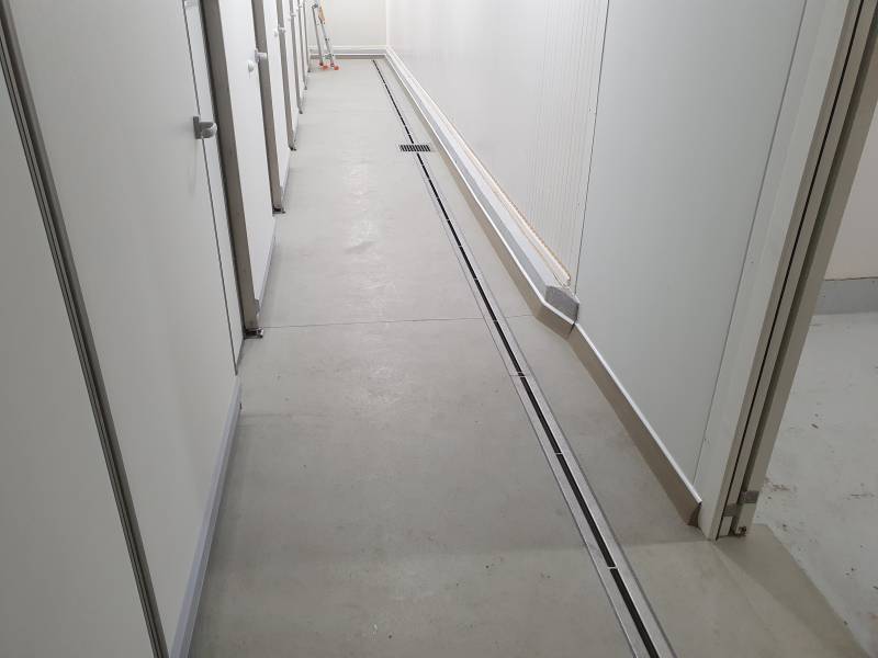 Fabrication sur mesure de systèmes d’évacuation en inox pour sol industriel à Paris