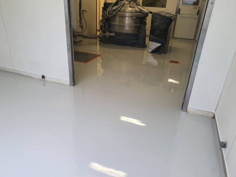 Transformez vos Ateliers avec des Revêtements de Sol en Résine Époxy à CALAIS