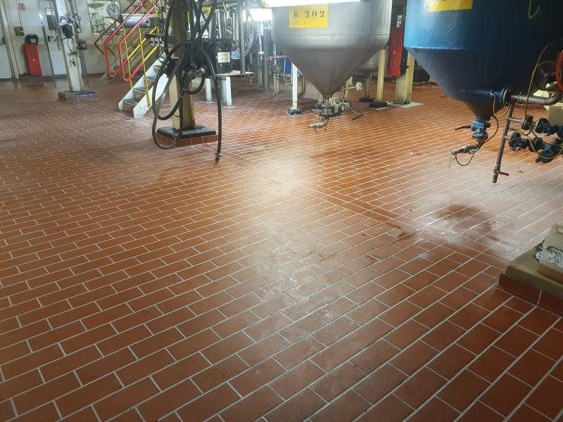 Pose de carrelage antidérapant et antiacide