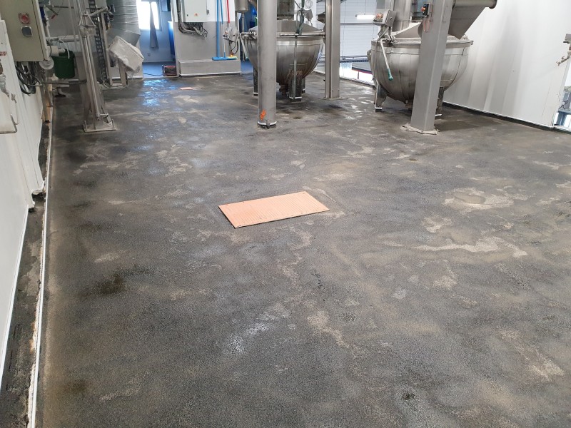 Installation de revêtements en résine pour mezzanines à Peyruis