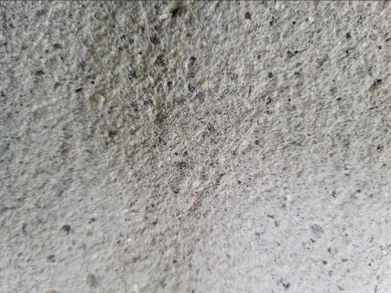 Grenaillage de Sols Industriels  – Préparation, Décapage et Adhérence Optimale