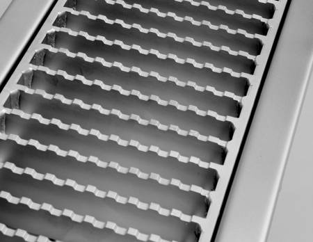 Fabrication sur mesure de systèmes d’évacuation en inox pour sol industriel à Paris